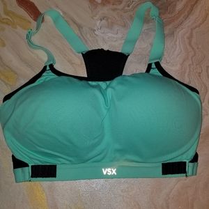 32D Victoria Secret Sports Bra